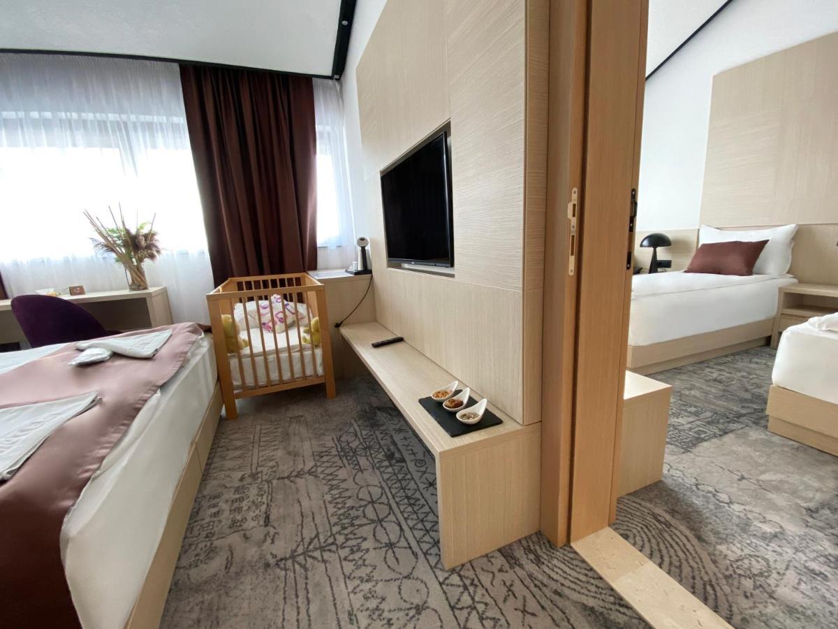 Hotel Boss Szarajevó Kültér fotó