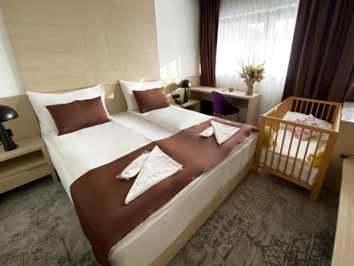 Hotel Boss Szarajevó Kültér fotó